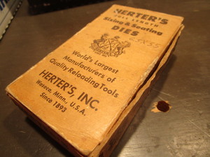 lot 258 image: Herters die set, 6.5x55...