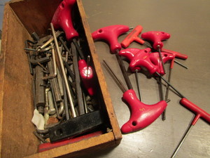 lot 270 image: Allen & T wrenches...