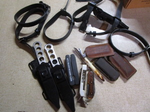 lot 306 image: Knives & ankle straps, couple foldi...
