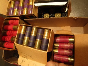 lot 398 image: Reloads & Factory 12ga