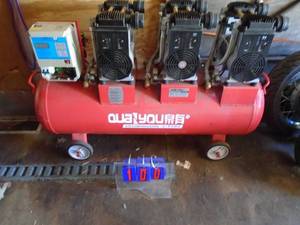 220 volt 3 pump air compressor. 30 gallon tank. Good working unit. Relisted due to no show. As shown.
