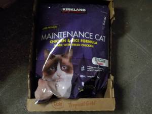 Kirkland Maintenance Cat Food ripp...