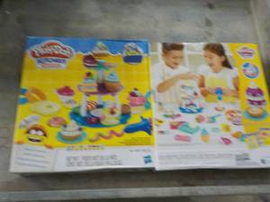 2 Play Doh Kitchen Creations...