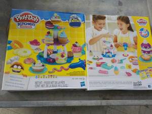 2 Play Doh Kitchen Creations...