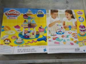 2 Play Doh Kitchen Creations...
