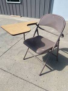 lot 5 image: Vintage Durham Folding Desk Chair