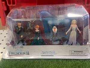 lot 60 image: New Disney Frozen 2 Figurine Set