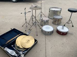lot 82 image: Large Lot of Professional Drums, Symbols & Accessories