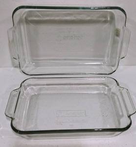 2 Glass Anchor Baking Dishes