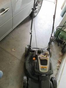 lot 3 image: Yard Man self propelled mower...