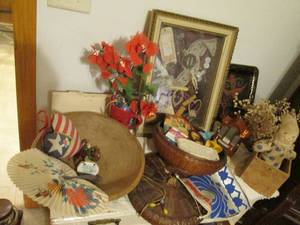 lot 20 image: Vintage and antique lot with jack n...