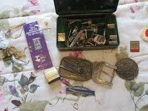 lot 85 image: Vintage box of belt buckles and men...
