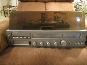 lot 94 image: Juliette AMFM multiplex 8 track ho...