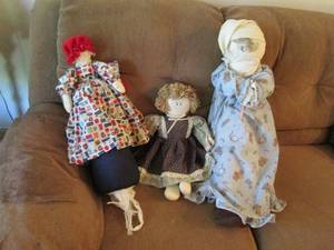 lot 96 image: 3 dolls (see photos )...
