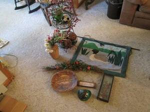 lot 100 image: 3 tier metal stand with decor and m...