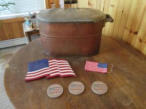 lot 117 image: Vintage can with American flag para...