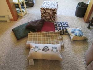 lot 123 image: 141415 storage ottoman and s...