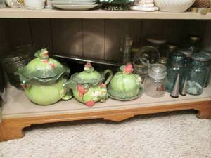 lot 132 image: Ball jars, glass trays, ceramic dec...