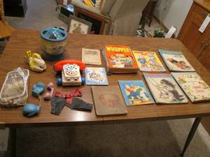 lot 147 image: Vintage books and toys (see photos ...