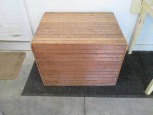 lot 150 image: Wood box filled with vintage Tupper...
