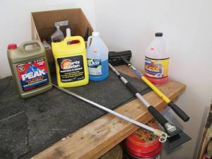 lot 157 image: Automotive lot with snow brushes, c...