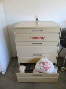 lot 170 image: Simplicity 4 drawer metal cabinet 3...