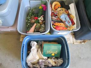 lot 177 image: 3 seasonal totes (see photos )...