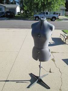 lot 188 image: Sizing mannequin...