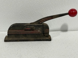lot 31 image: Art Deco Cast Iron Nutcracker by Arcade
