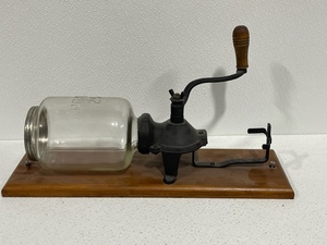 lot 35 image: Antique Arcade 25 Coffee Grinder