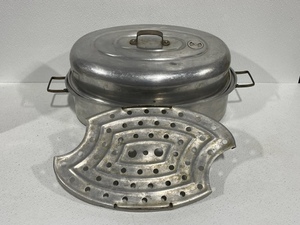 lot 57 image: Mirro Roaster Pan
