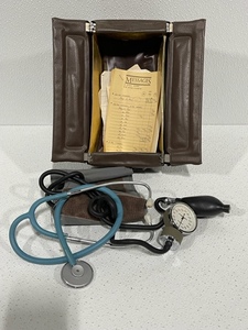 lot 61 image: Vintage Stethoscope and Blood Pressure Tester
