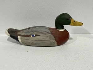 lot 66 image: Wooden Duck Decor