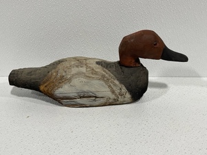 lot 67 image: Wooden Duck Decor