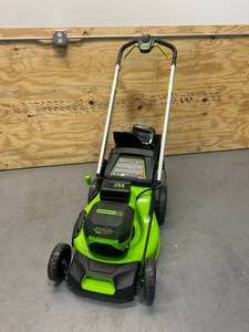 lot 1 image: GREENWORKS PRO 21 in. 60V Battery Cordless Push Lawn Mower with 5.0 Ah Battery and Charger