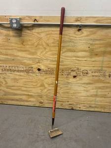 lot 72 image: TRUE TEMPER Garden Hoe