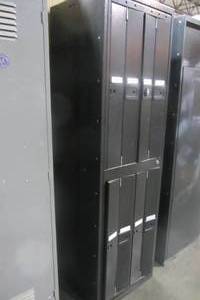 81  24 x 21 Storage Unit with 8 Slotted Lockers - No Keys