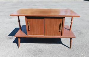 lot 7 image: MCM Cabinet