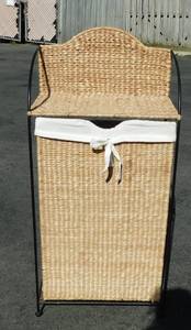 lot 140 image: Wicker Laundry Basket with Shelf