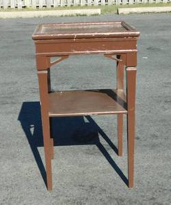 lot 141 image: Vintage Table with Shelf