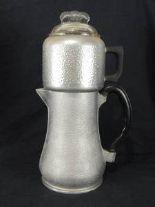 lot 30 image: Vintage Guardian Service  Beverage Urn