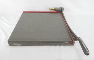 lot 18 image: Vintage Ingento GT Paper Trimmer Model No 1104
