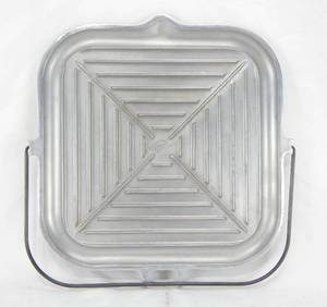 lot 73 image: Vintage Silver Seal Griddle Grill Pan with Handle