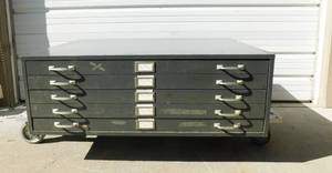 lot 14 image: Flat File Cabinet - 5 Drawers