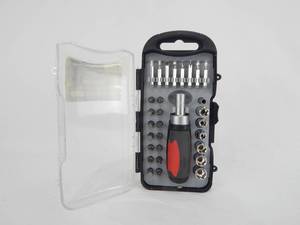 lot 71 image: Tool Shop 30 Piece Ratcheting Screwdriver Set