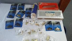 lot 2 image: (22) Window Latches