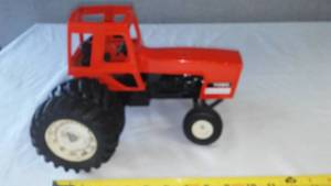 lot 17 image: Allis Chalmers 7080 Tractor