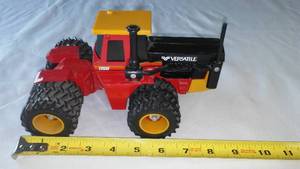 lot 19 image: Versatile 1150 Tractor