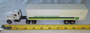 lot 22 image: John Deere Parts Express Tractor, Trailer, Semi