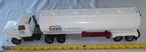 lot 23 image: Coop Tanker Tractor, Trailer, Semi